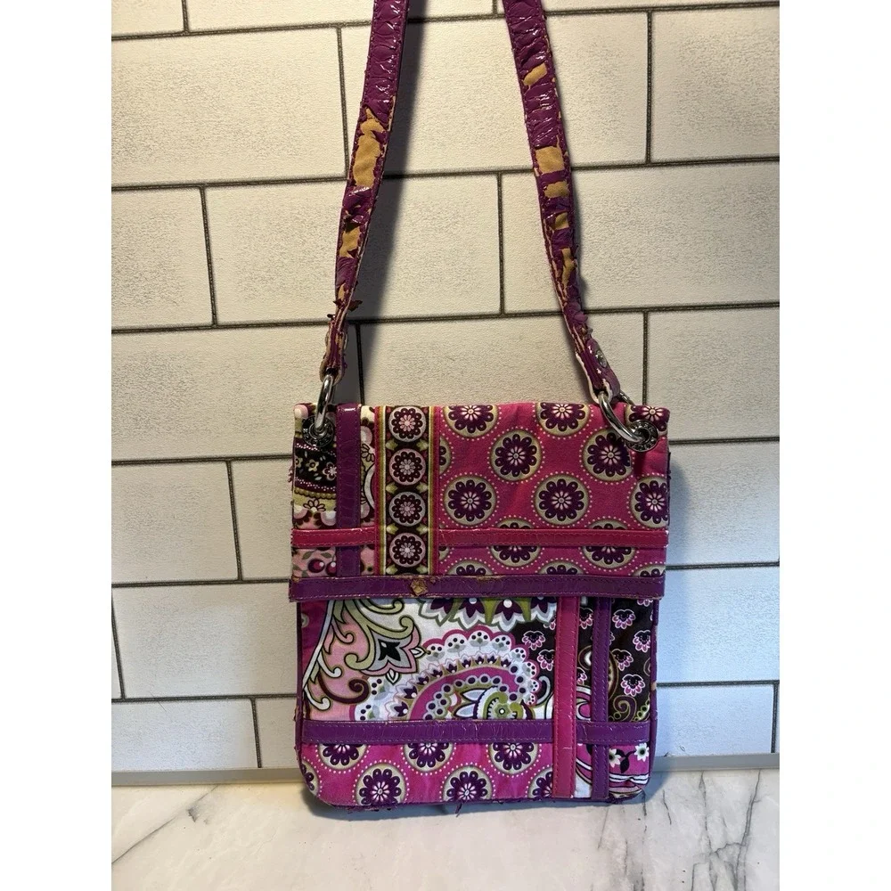 Vera Bradley Very Berry Paisley Flipster Crossbody Purse Pink Purple Retired